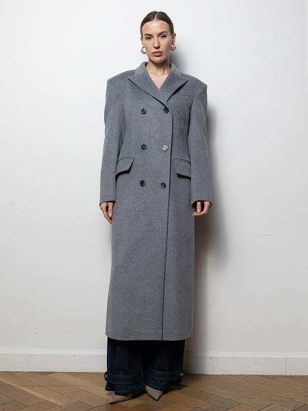 Пальто с расширенной линией плеч