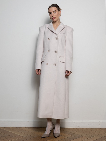 Пальто с расширенной линией плеч